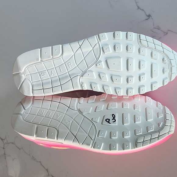 Nike Air Max 1 Dia De Muertos Pink Embroidered Sneakers - Picture 9 of 9